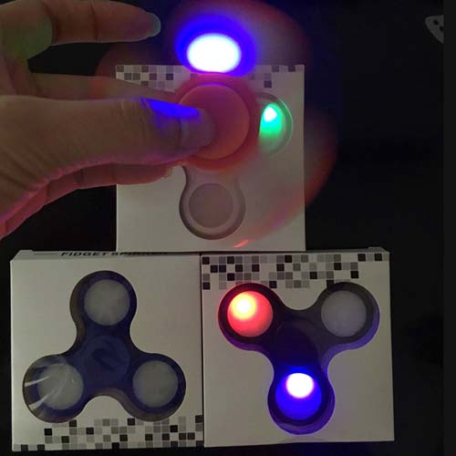 LED 人気な指間ジャイロ　指先ジャイロ　減圧指間こま玩具　ハンドスピナー 指スピナー HAND SPINNER　人気な指遊び　大人 子供 集中力を高める 色おまかせ